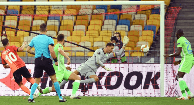 2028体育app下载- 雷恩双星闪耀欧冠赛场，联赛目标锁定欧战席位  