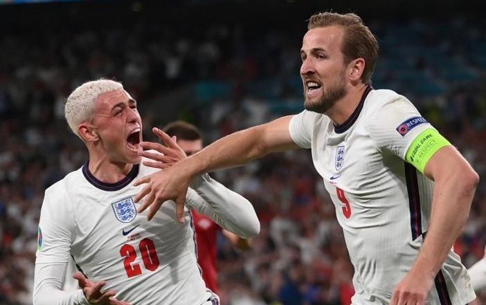  赖斯天价转会费创纪录，英格兰铁腰值此身价  